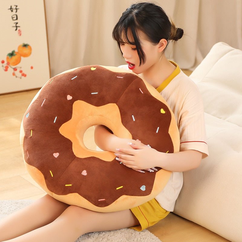 https://shopkawaiimi.com/cdn/shop/products/giant-sweet-donut-plush-cushion-642000.jpg?v=1679668733