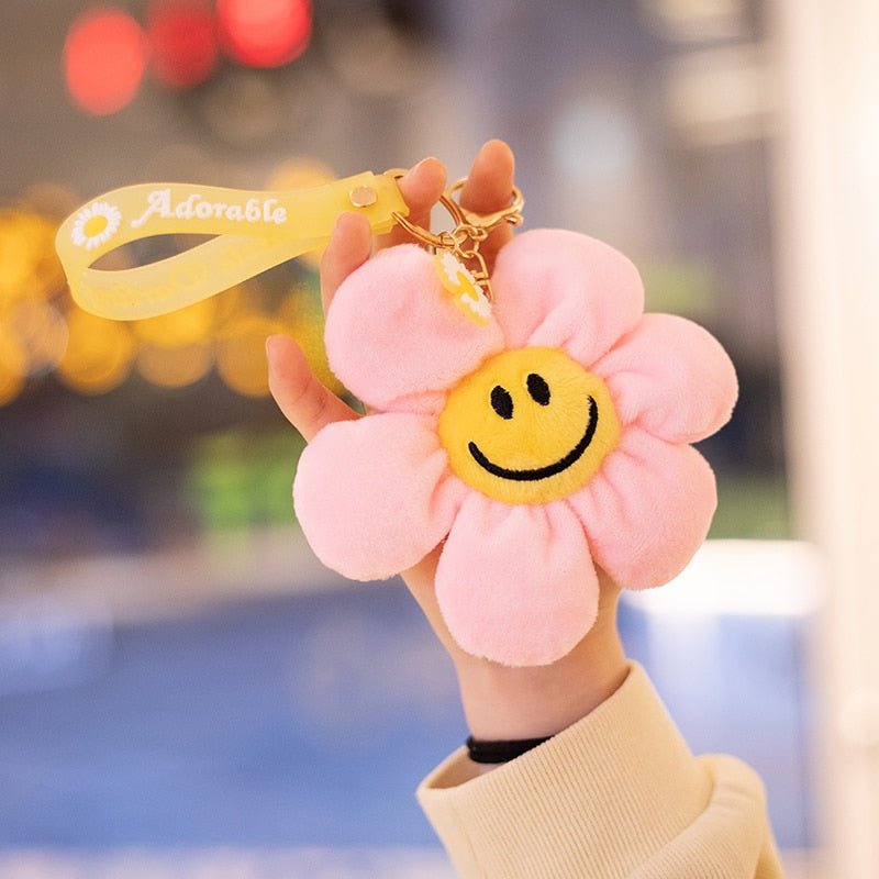 Kawaiimi - accessories - Jumbo Daisy Plush Flower Bag Charm - 15