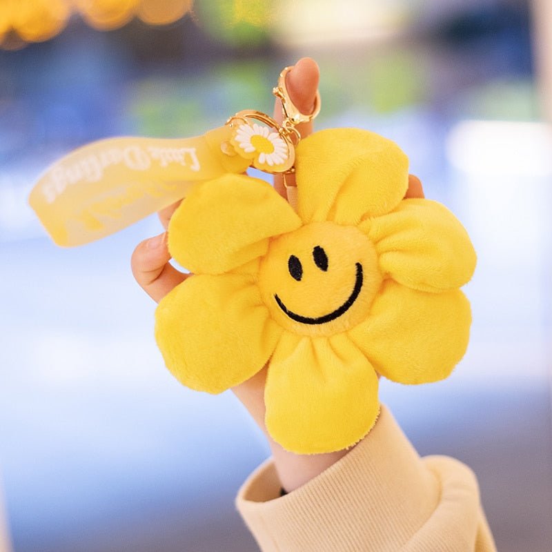 Kawaiimi - accessories - Jumbo Daisy Plush Flower Bag Charm - 14