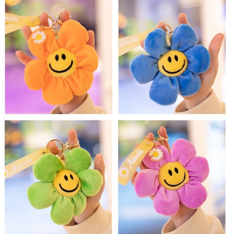 Kawaiimi - accessories - Jumbo Daisy Plush Flower Bag Charm - 6