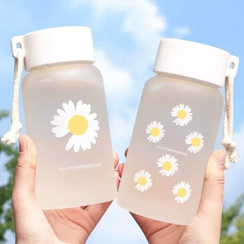 Kawaiimi - accessories - Little Daisy Frosted Water Bottle - 1