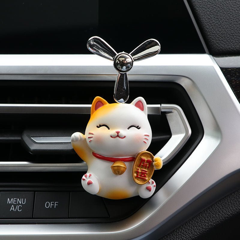 Kawaiimi - car deco & accessories - Maneki Neko Lucky Cat Car Vent Clip - 1